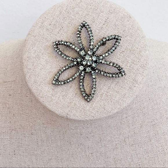 Antique Brass Tone Peridot Green Color Rhinestone Floral Statement Brooch 2 1/4” - Picture 8 of 8